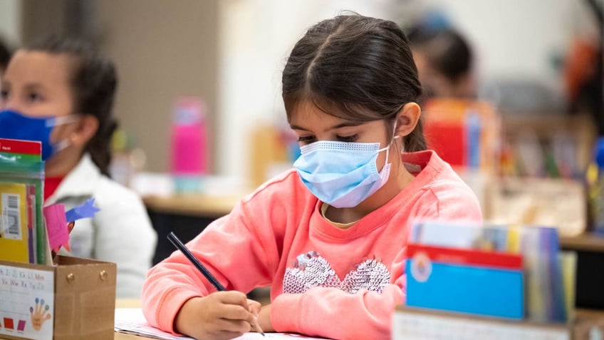 maryland public elementary school reinstates covid mask requirements demands third graders to wear n95 masks