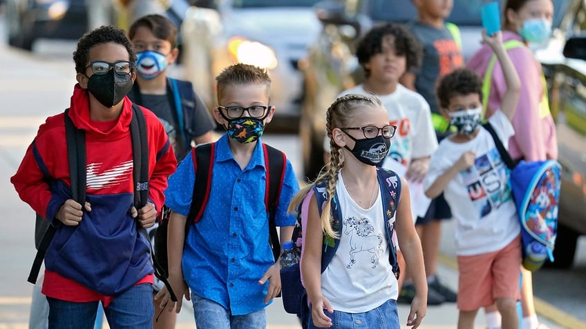 maryland public elementary school reinstates covid mask requirements demands third graders to wear n95 masks