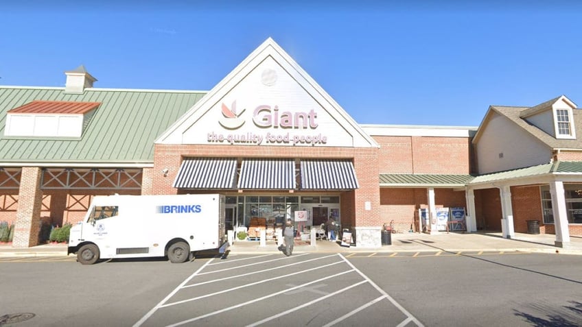 Exteriors of Giant supermarket