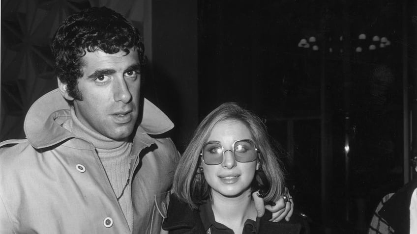 mash actor elliott gould recalls elvis presley asking about barbra streisand split shut up elvis