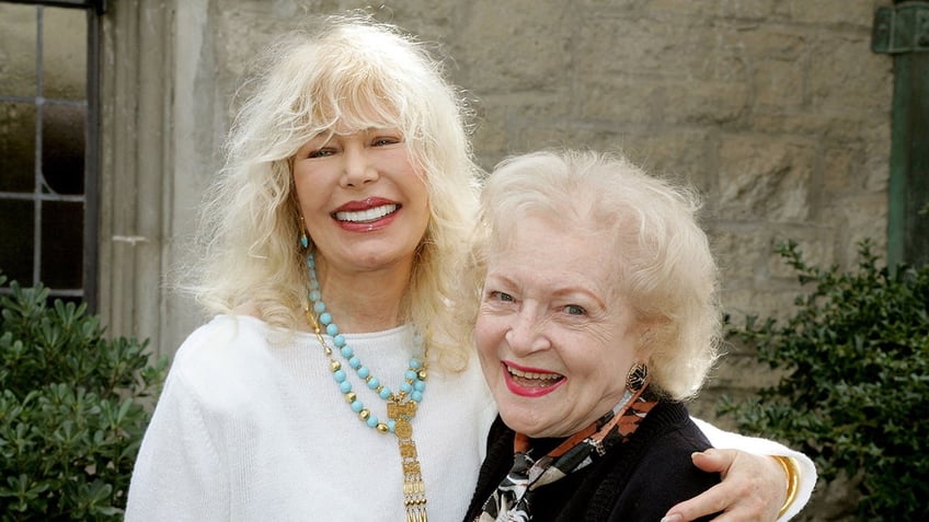 mash star loretta swit explains why she disliked hot lips nickname it was never a comfort zone