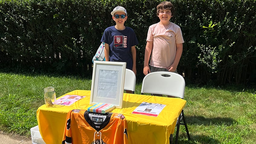 ice cream stand in Massachusetts shut down