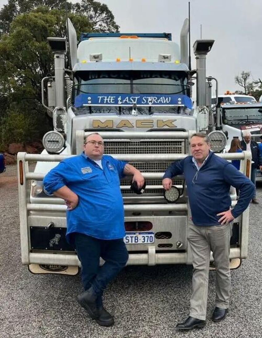 massive australian truck convoy protests live sheep export ban