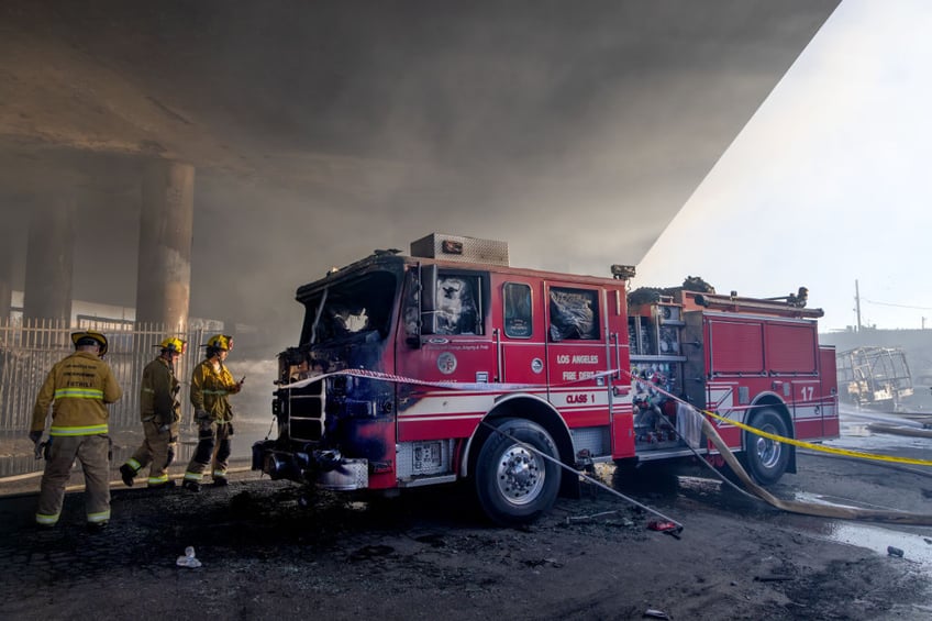 massive homeless encampment fire shuts down los angeles freeway indefinitely