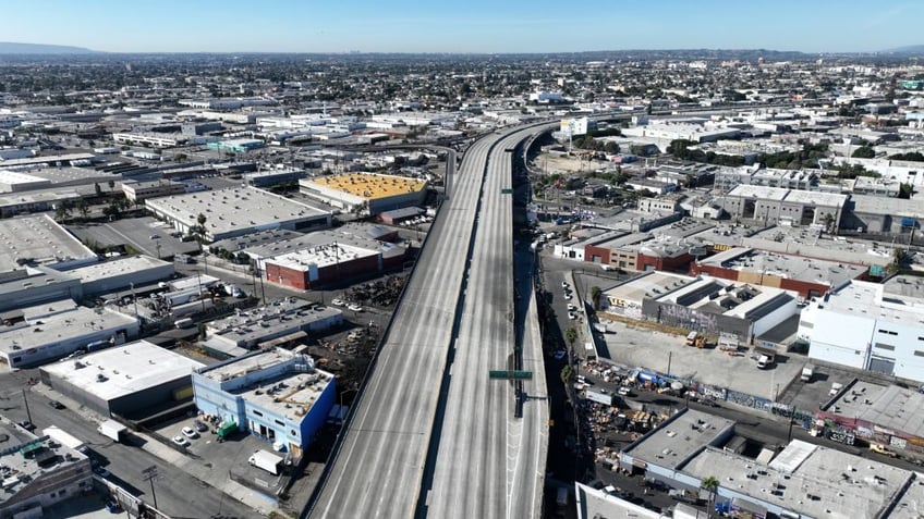 massive homeless encampment fire shuts down los angeles freeway indefinitely