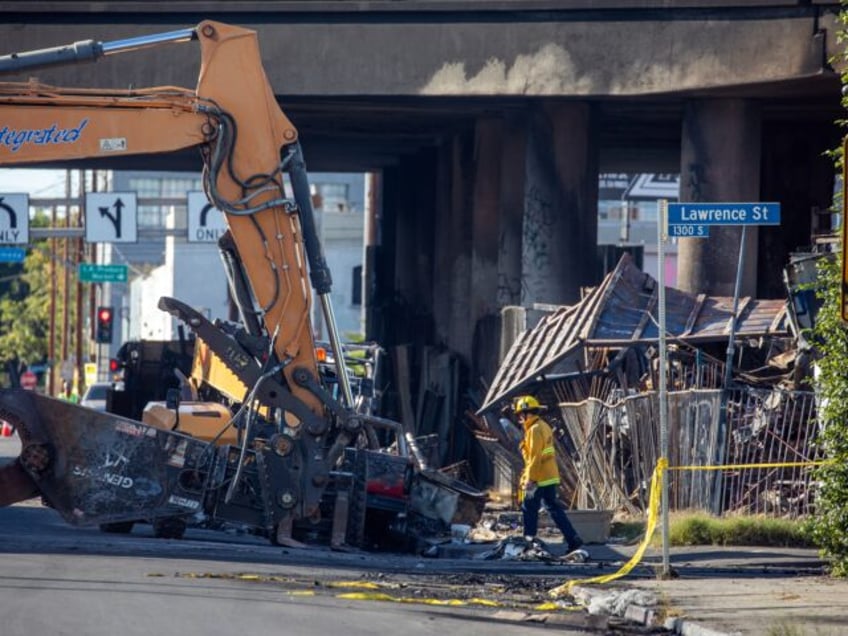 massive homeless encampment fire shuts down los angeles freeway indefinitely