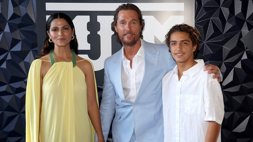 matthew mcconaughey warned teenage son of downfalls and traps of social media