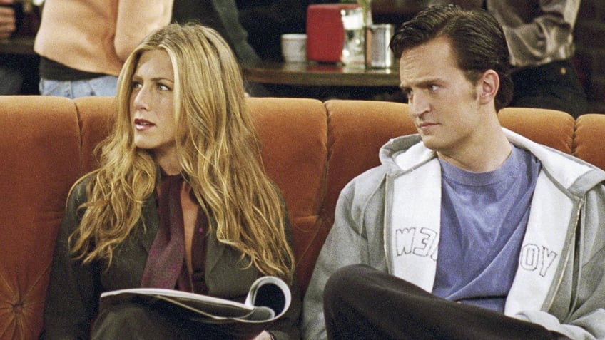 matthew perrys biggest confessions near death experiences a list romances detailed in his memoir