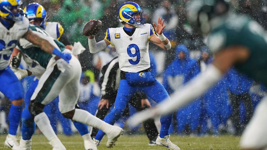 Matthew Stafford fires a pass