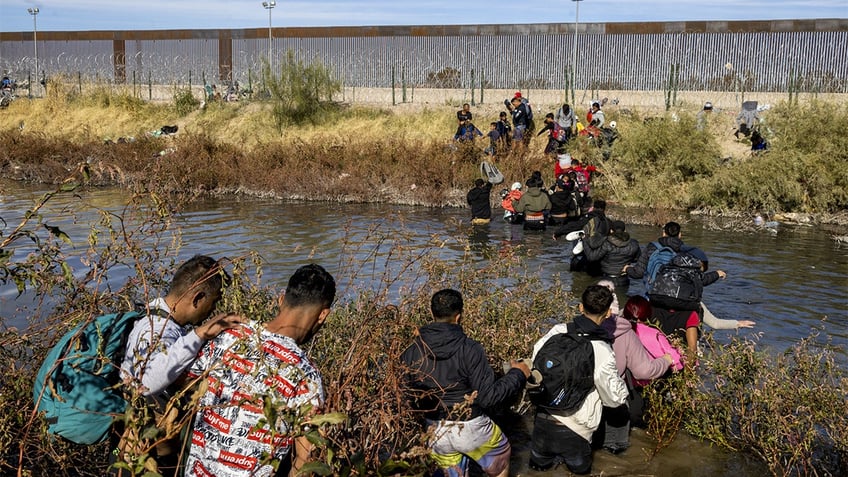 Migrants crossing southern border in Texas