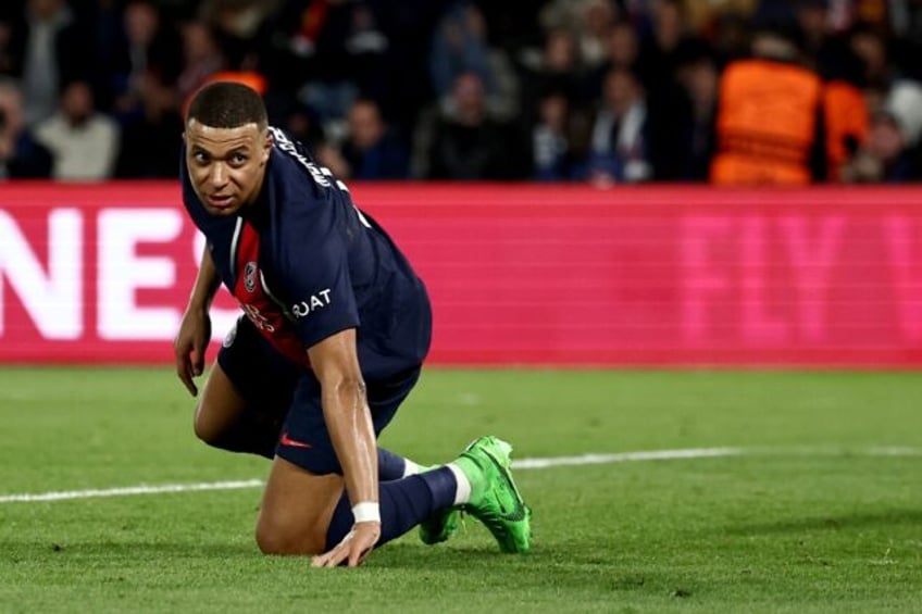 Kylian Mbappe endured a difficult night as Paris Saint-Germain went down 3-2 to Barcelona