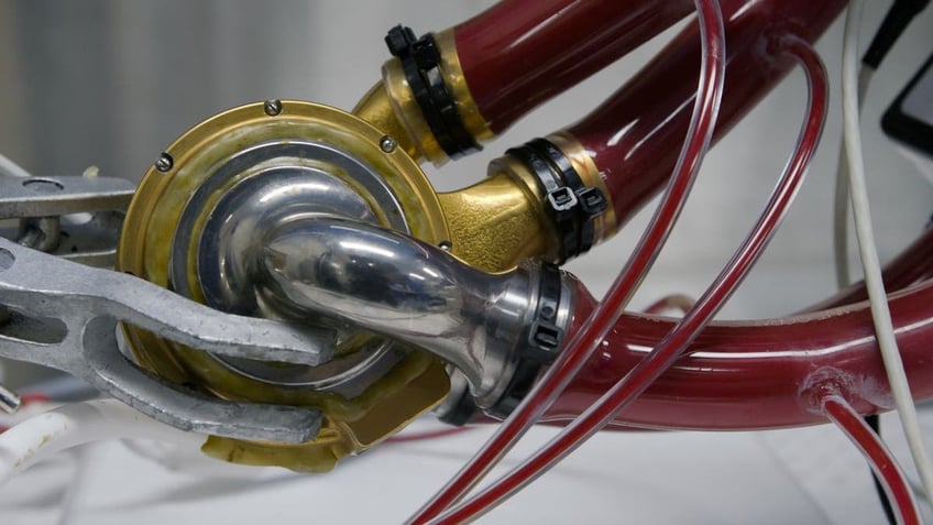 Mechanical artificial heart is using high-speed rail tech to keep patients alive