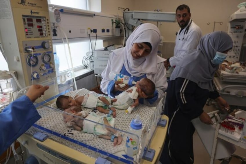 medics evacuate 31 premature babies from gaza hospital