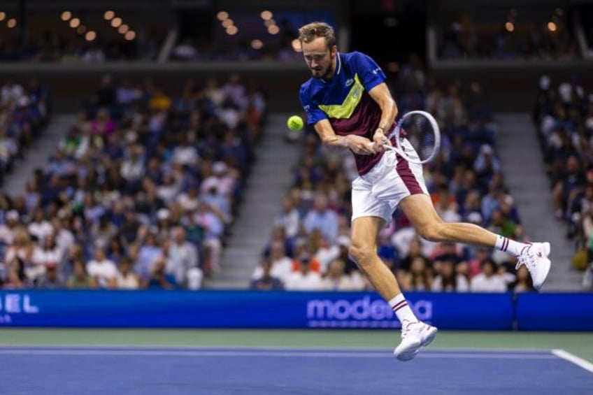 medvedev halts baez to reach us open last 16