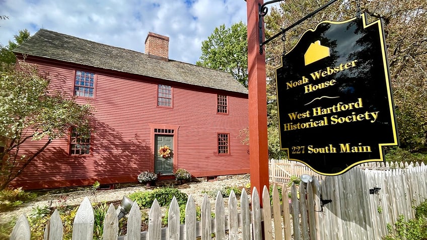 meet the american who defined a new national identity noah webster new england patriot armed with the pen