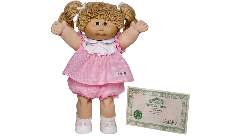 meet the american who launched cabbage patch kids xavier roberts dolls ignited christmas shopping craze