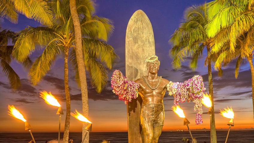 Duke Kahanamoku statue