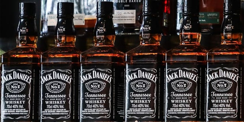 meet the american who taught jack daniel to make whiskey nearest green tennessee slave and master distiller