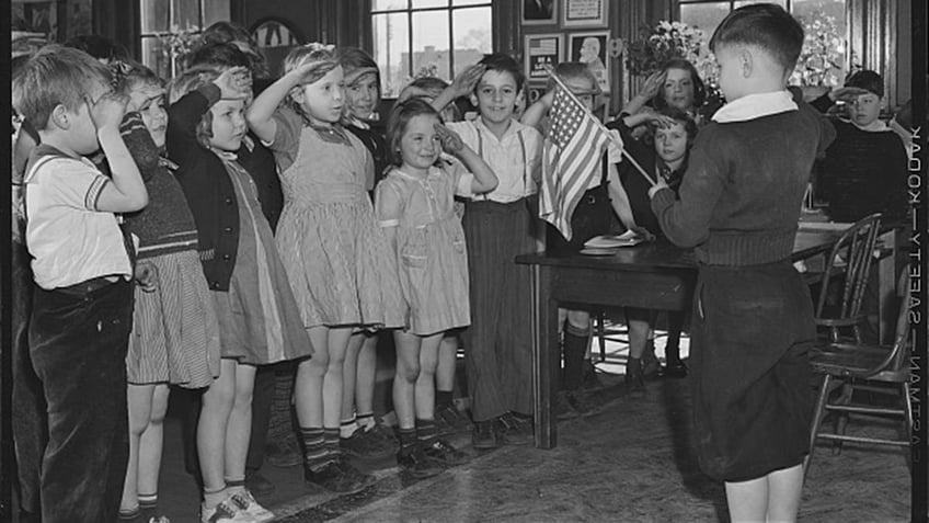 meet the american who wrote the pledge of allegiance francis bellamy found ally in nations top teachers