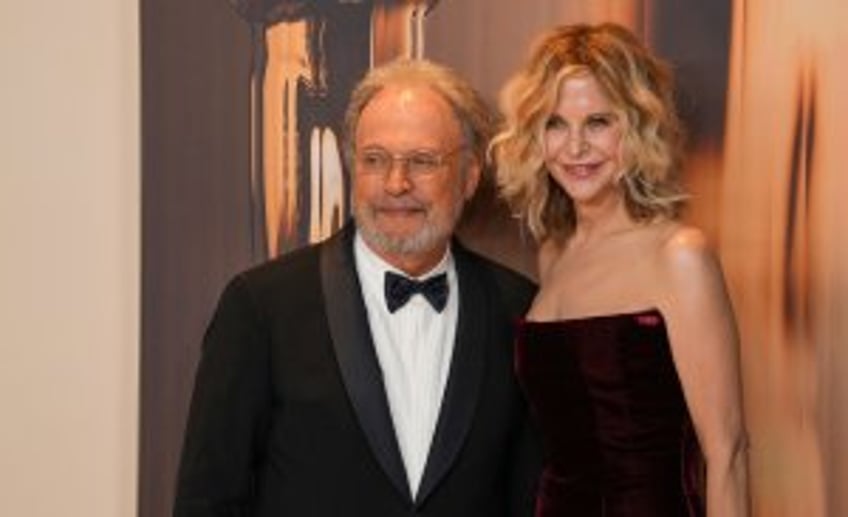 Meg Ryan, Billy Crystal reunite at Oscars