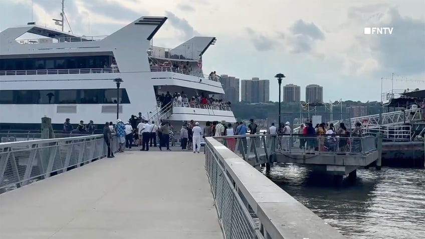Boat crashes into dock in Manhattan