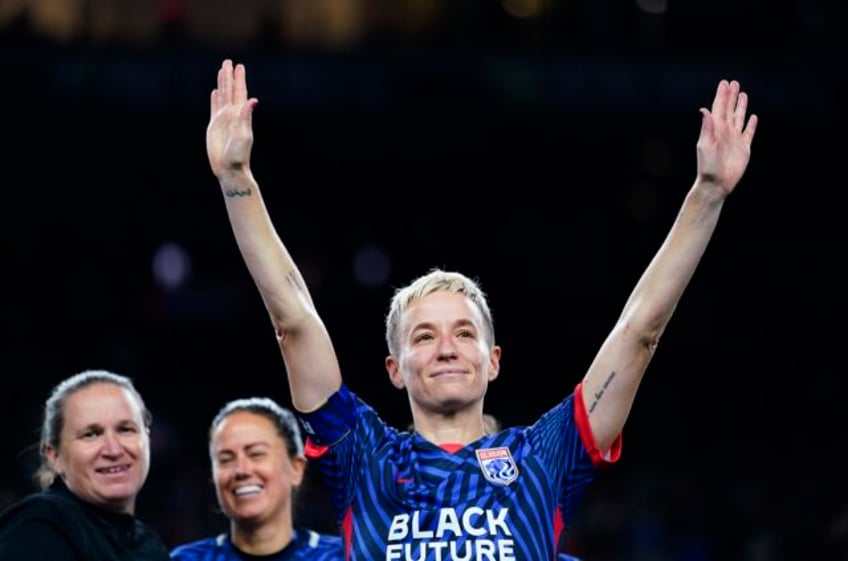 megan rapinoe honored by team ol reign in front of record nwsl crowd of 34130