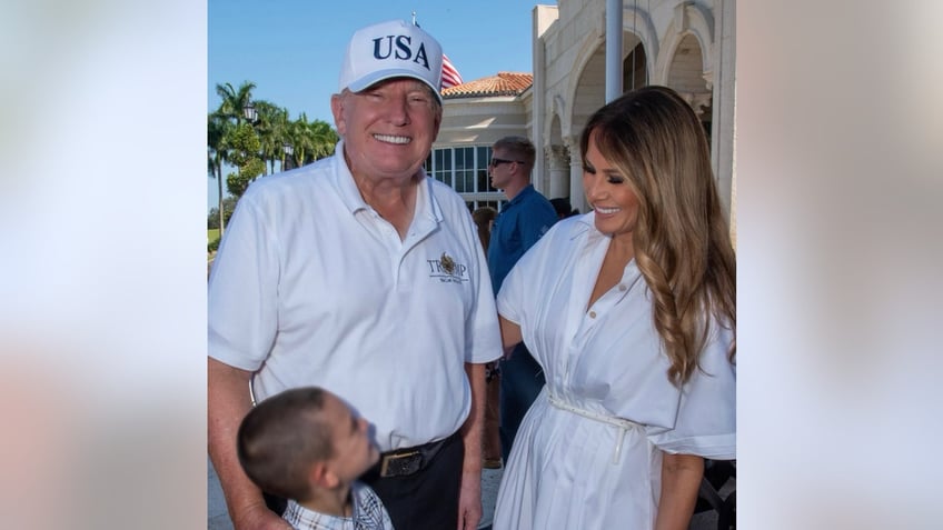 melania trump spends christmas with ailing mother missing mar a lago celebration