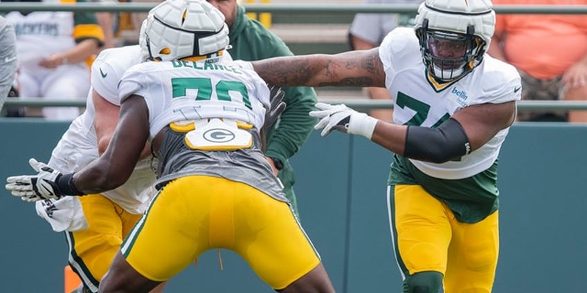 melee breaks out during bengals packers joint practice player tossed