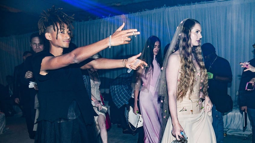 Jaden Smith walking alongside Lana Del Rey