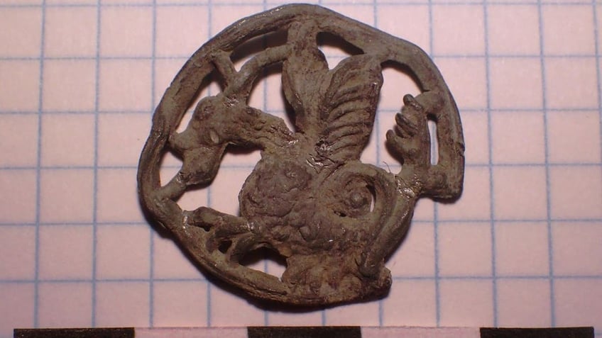 Wide image of pilgrim badge