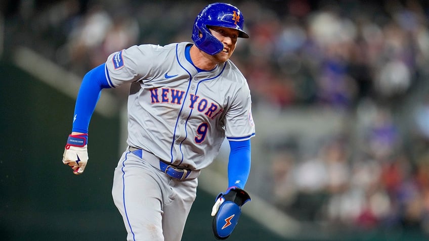 Brandon Nimmo runs home