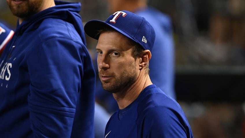 mets fans shower rangers max scherzer with boos in first return to citi field since deadline trade