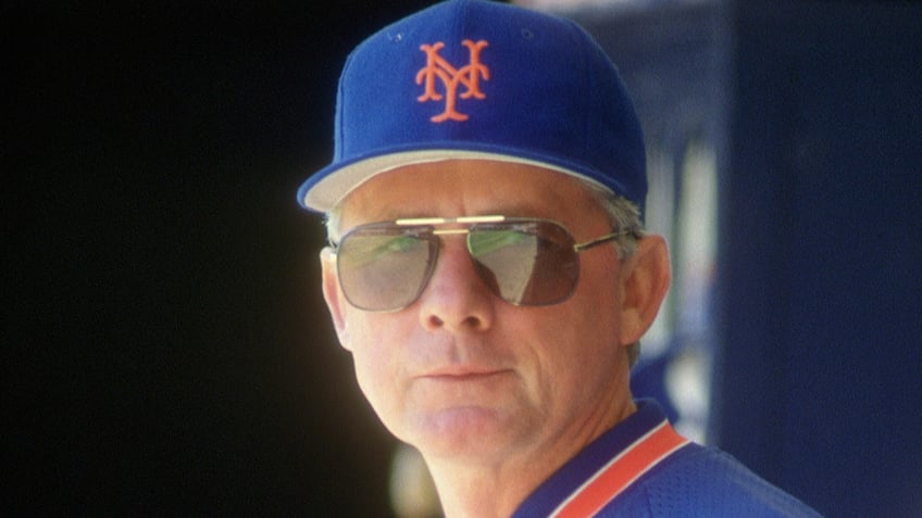 Bud Harrelson managing