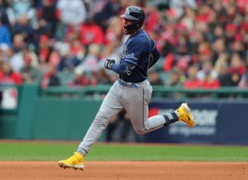Mets' Jose Siri headed to injured list after breaking leg fouling off a pitch
