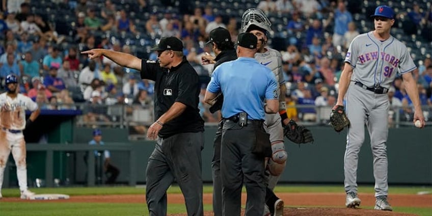 mets lose in brutal fashion hours after trading justin verlander to astros