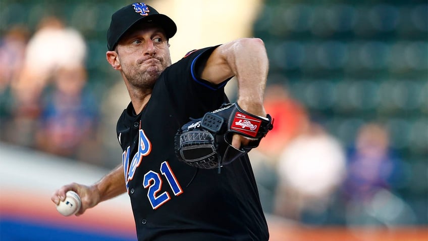 mets max scherzer says bunch of people will have conversations with front office after trading closer