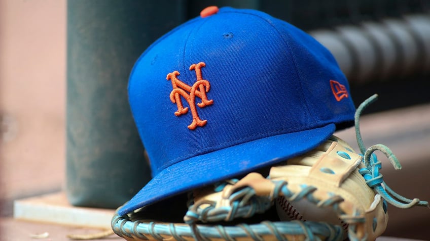 A Mets hat in Atlanta