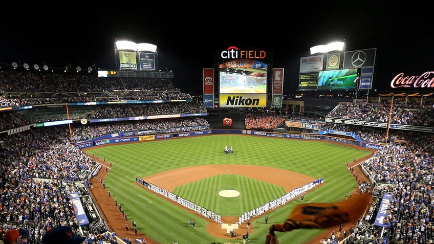 mets owner steve cohen seeking to construct casino outside citi field entry gates