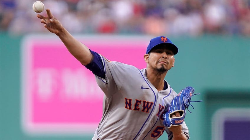 mets starter out for rest of season after freak accident leads to broken finger