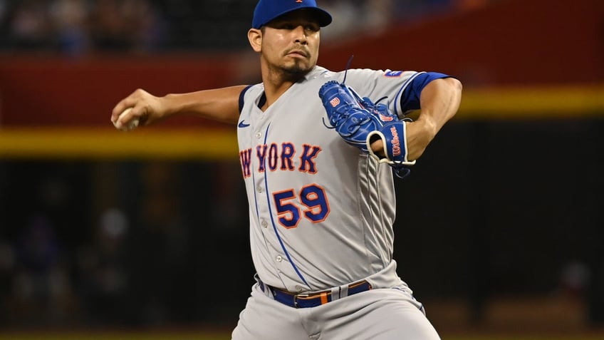 mets starter out for rest of season after freak accident leads to broken finger