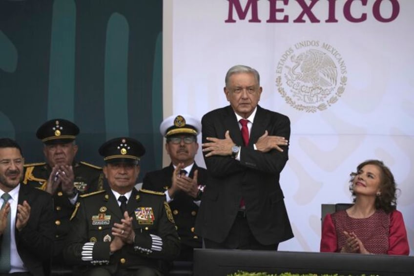 mexican president wants to meet with biden in washington on migration drug trafficking