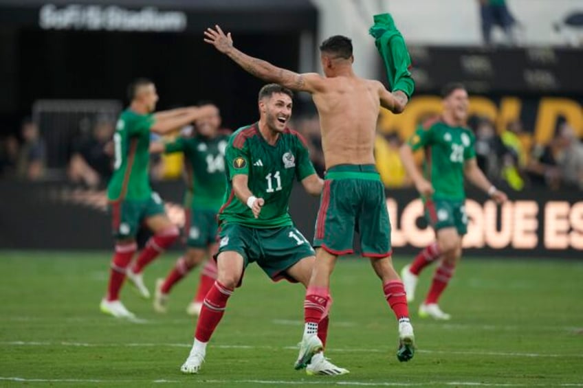 mexico beats panama 1 0 in concacaf gold cup final as gimenez scores 88th minute goal