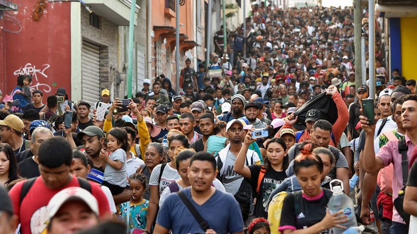 mexico biden admin considering program with un to process 40000 more migrants report