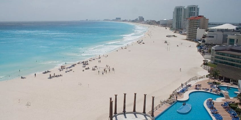 mexico cracks down on 23 pill pushing pharmacies at caribbean resorts after us travel warning