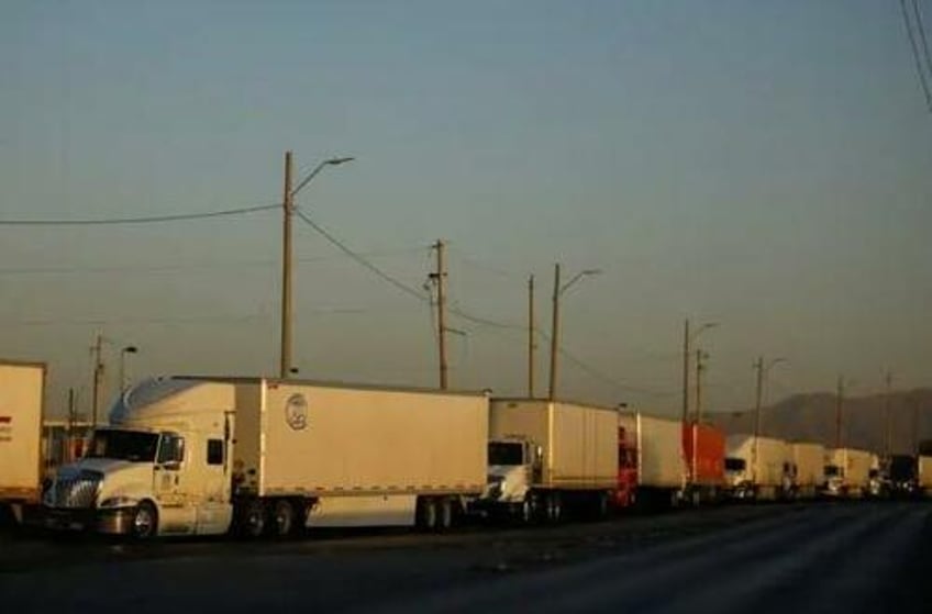 mexico threatens diplomatic action as texas border security delays 19000 trucks