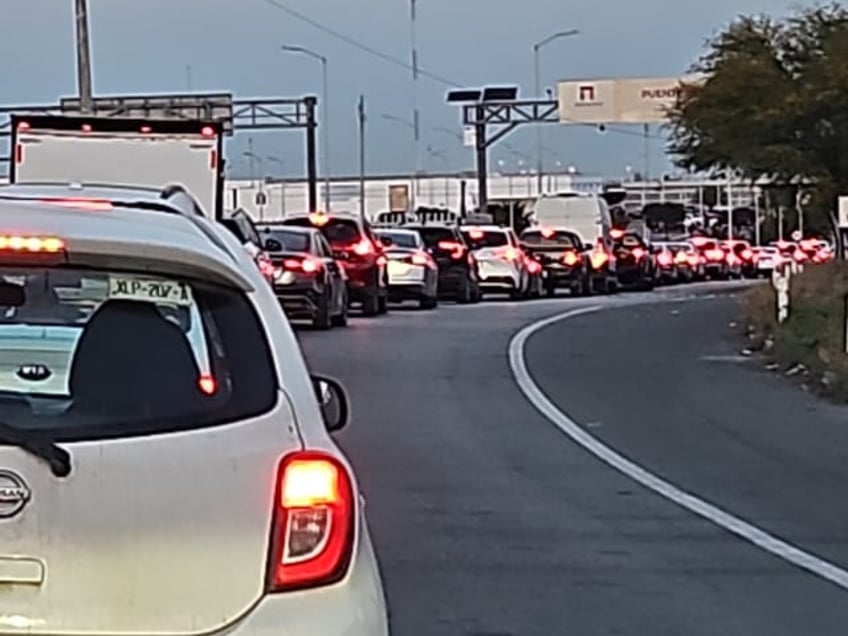mexicos national guard causing major delays not seizing anything at ports of entry