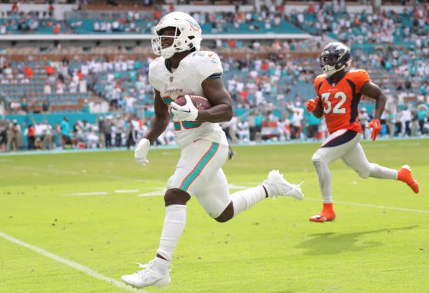 miami dolphins take a knee instead of driving for nfl scoring record