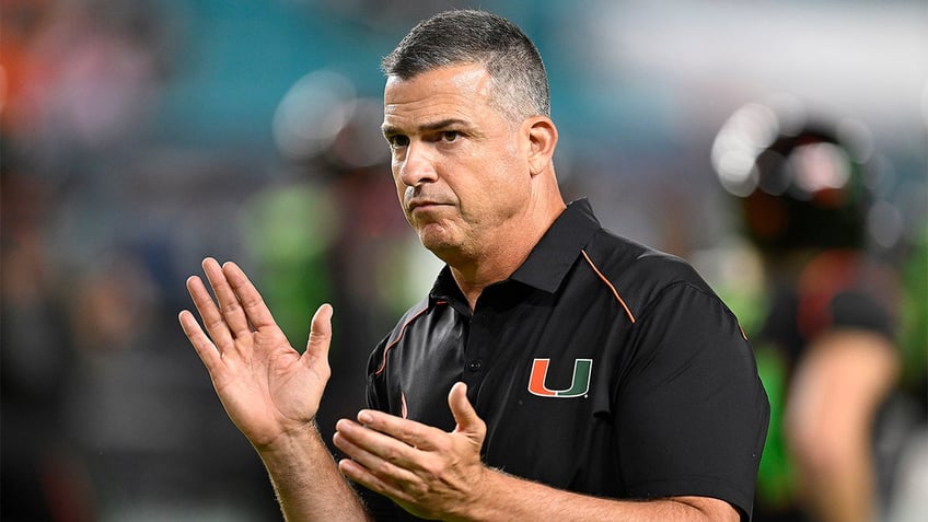 Mario Cristobal prior to the Georgia Tech game