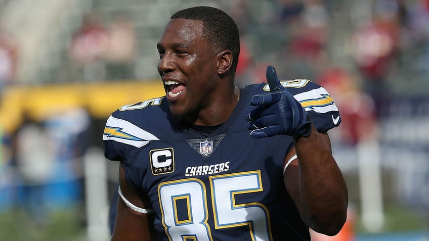 Antonio Gates celebrating