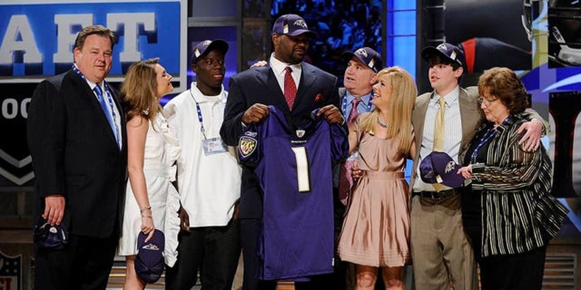 michael oher demanded 15 million threatened to plant a negative story tuohy family attorney claims